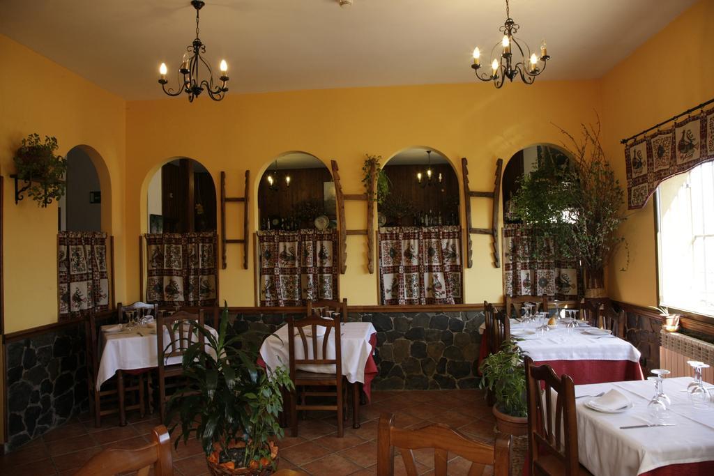 Hostal Restaurante Alto Rey Arroyo de las Fraguas エクステリア 写真