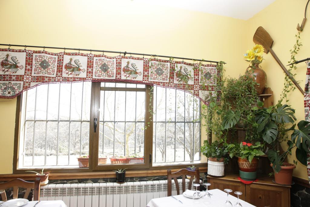 Hostal Restaurante Alto Rey Arroyo de las Fraguas エクステリア 写真