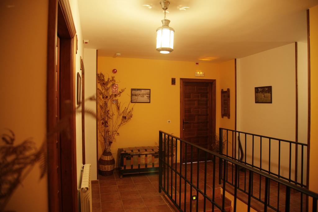 Hostal Restaurante Alto Rey Arroyo de las Fraguas エクステリア 写真