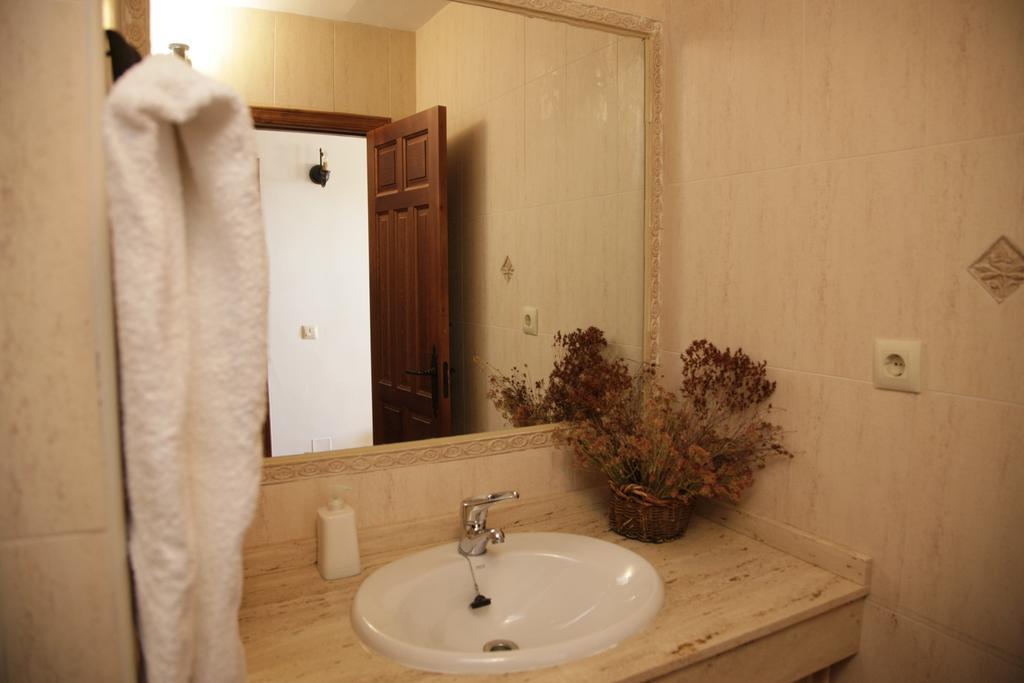 Hostal Restaurante Alto Rey Arroyo de las Fraguas エクステリア 写真
